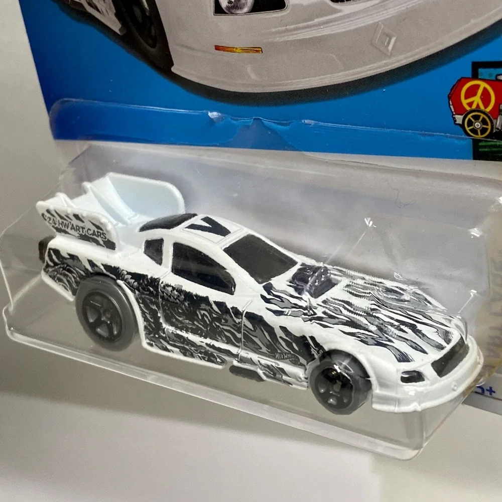 Hot‎ Wheels Mustang Funny Car 112/250 White HW Art Cars 5/10 Black Flames 1:64
